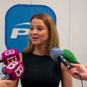 La diputada del PP en el Congreso de los Diputados por Baleares, Marga Prohens, ante los medios.