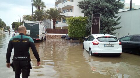 Efectos de la gota fr&iacute;a a las puertas del Aparthotel Isla de Cabrera, en la Col&ograve;nia de Sant Jordi
