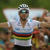 Alejandro Valverde celebra su victoria en la séptima etapa