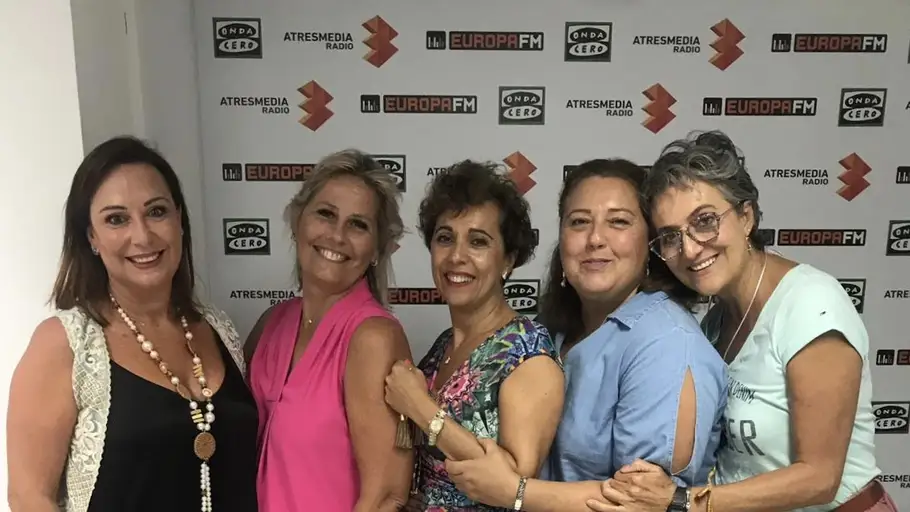 LA TERTULIA DE LAS MUJERES LA TERTULIA DE LAS MUJERES
