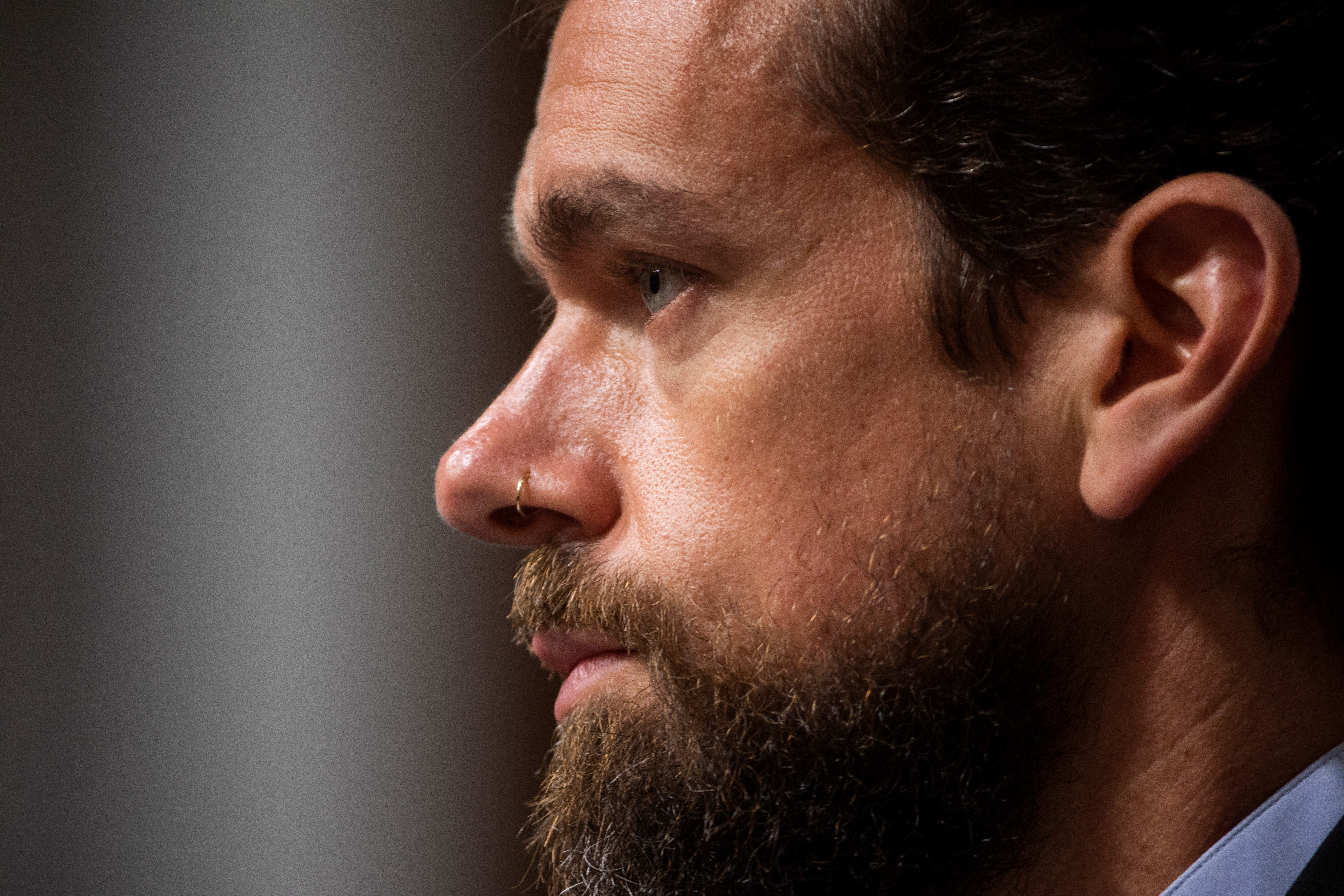 Jack Dorsey dimite como CEO de Twitter y las acciones de la red social se disparan Jack Dorsey dimite como CEO de Twitter y las acciones de la red social se disparan