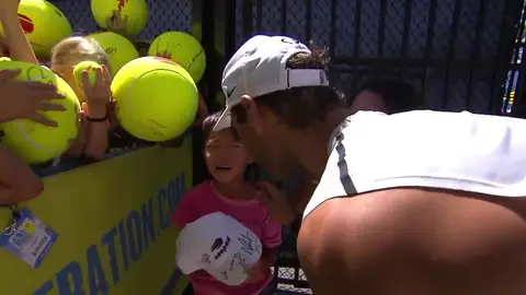 Rafa Nadal, con un niño Rafa Nadal, con un niño