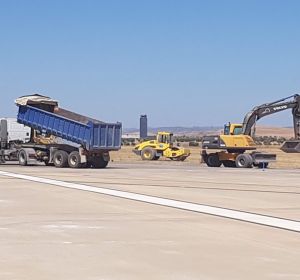 Obras en la cabecera de pista Obras en la cabecera de pista