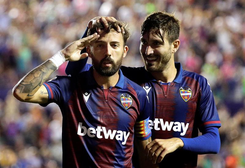 Se descarta una lesión grave en la rodilla de Morales Se descarta una lesión grave en la rodilla de Morales