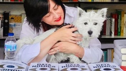 Paloma Llaneza en la presentaci&oacute;n de su libro 