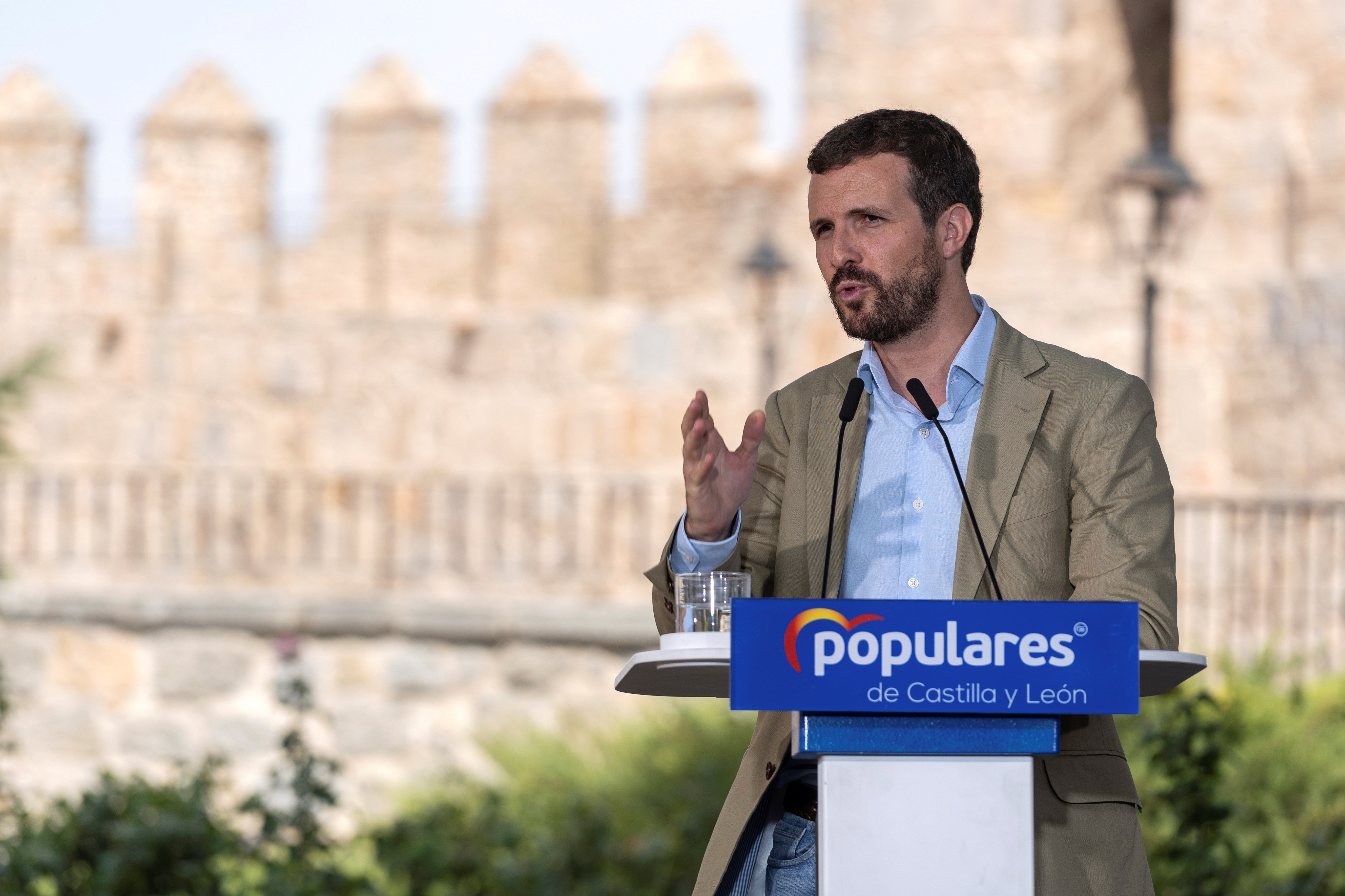 Rubén Amón indulta a Pablo Casado: "No le queda bien la barba, cada vez se parece más a Alberto Garzón" Rubén Amón indulta a Pablo Casado: "No le queda bien la barba, cada vez se parece más a Alberto Garzón"
