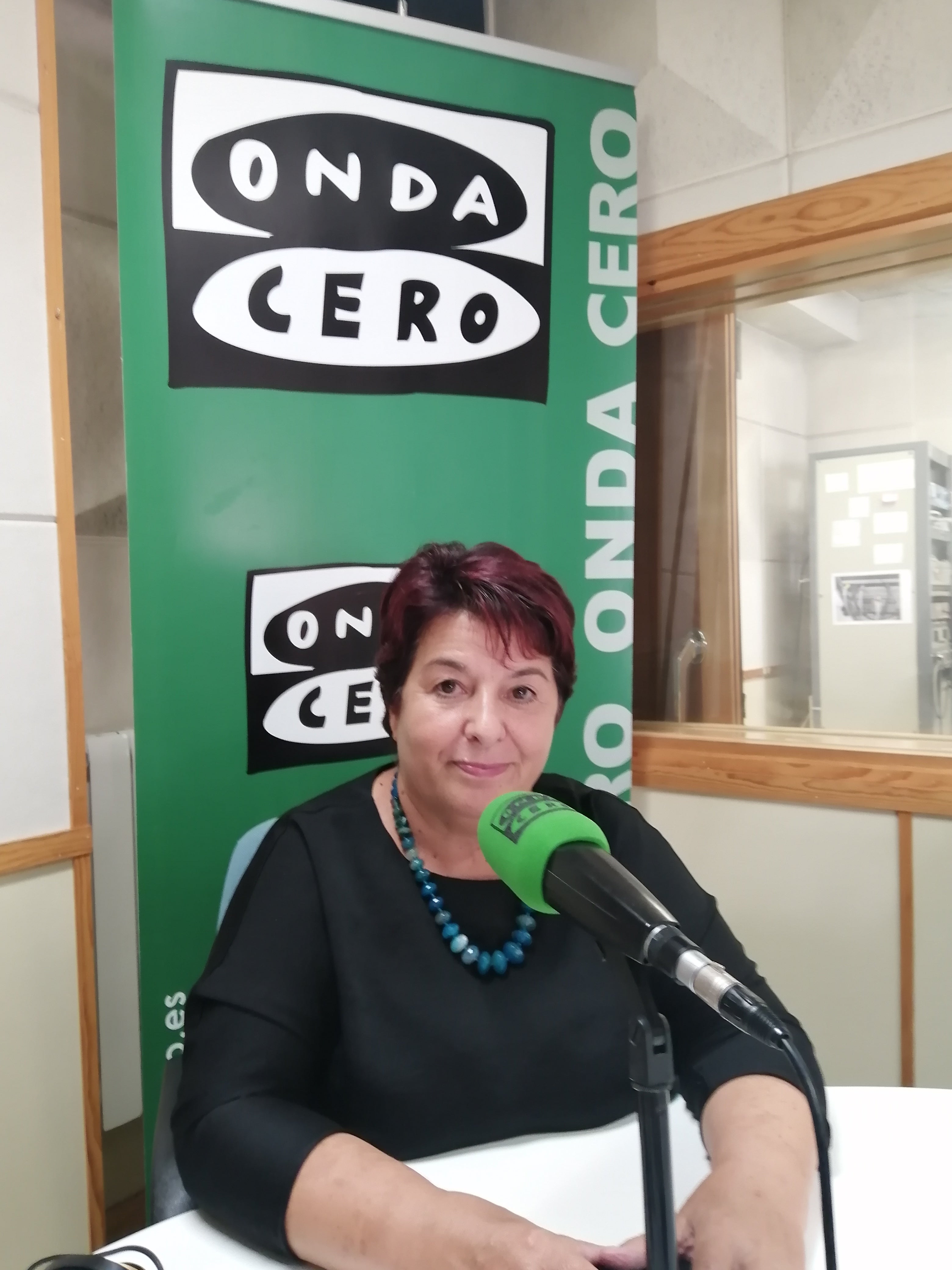 La alcaldesa defiende que se mantenga la parada en Segovia del primer Avant del día a Madrid La alcaldesa defiende que se mantenga la parada en Segovia del primer Avant del día a Madrid