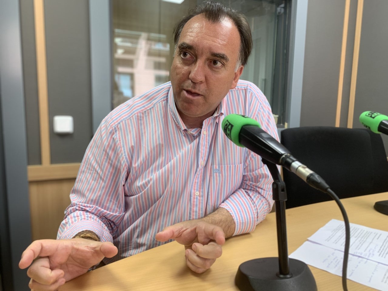 Arturo Bernal, consejero de Turismo: "Para nosotros es un triunfo recuperar este vuelo" Arturo Bernal, consejero de Turismo: "Para nosotros es un triunfo recuperar este vuelo"