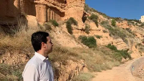 El diputado provincial de Medio Ambiente en la Rambla de Crevillent. El diputado provincial de Medio Ambiente en la Rambla de Crevillent.