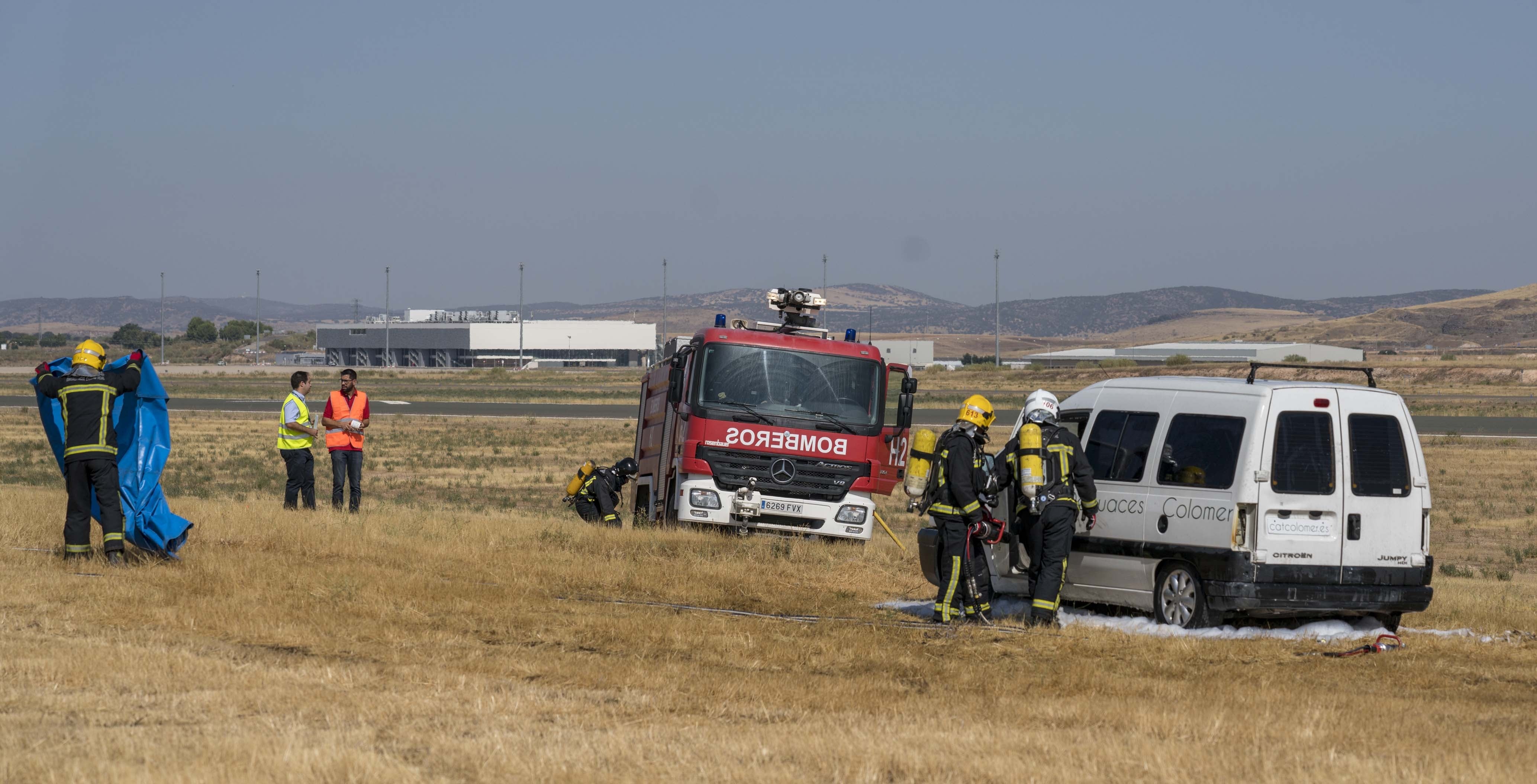 Simulacro en el Aeropuerto de Ciudad Real con vistas a su apertura el 12 de septiembre Simulacro en el Aeropuerto de Ciudad Real con vistas a su apertura el 12 de septiembre
