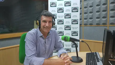 Onda Deportiva Cádiz 4/9/2019 Hoy analizamos los últimos fichajes del Cádiz, 'Choco' Lozano y Luismi Quezada. Además nos visita el presidente del Club Baloncesto Gades, Diego Zamorano. La actualidad deportiva de Cádiz contada por José Antonio Rivas a las 13:20 horas.