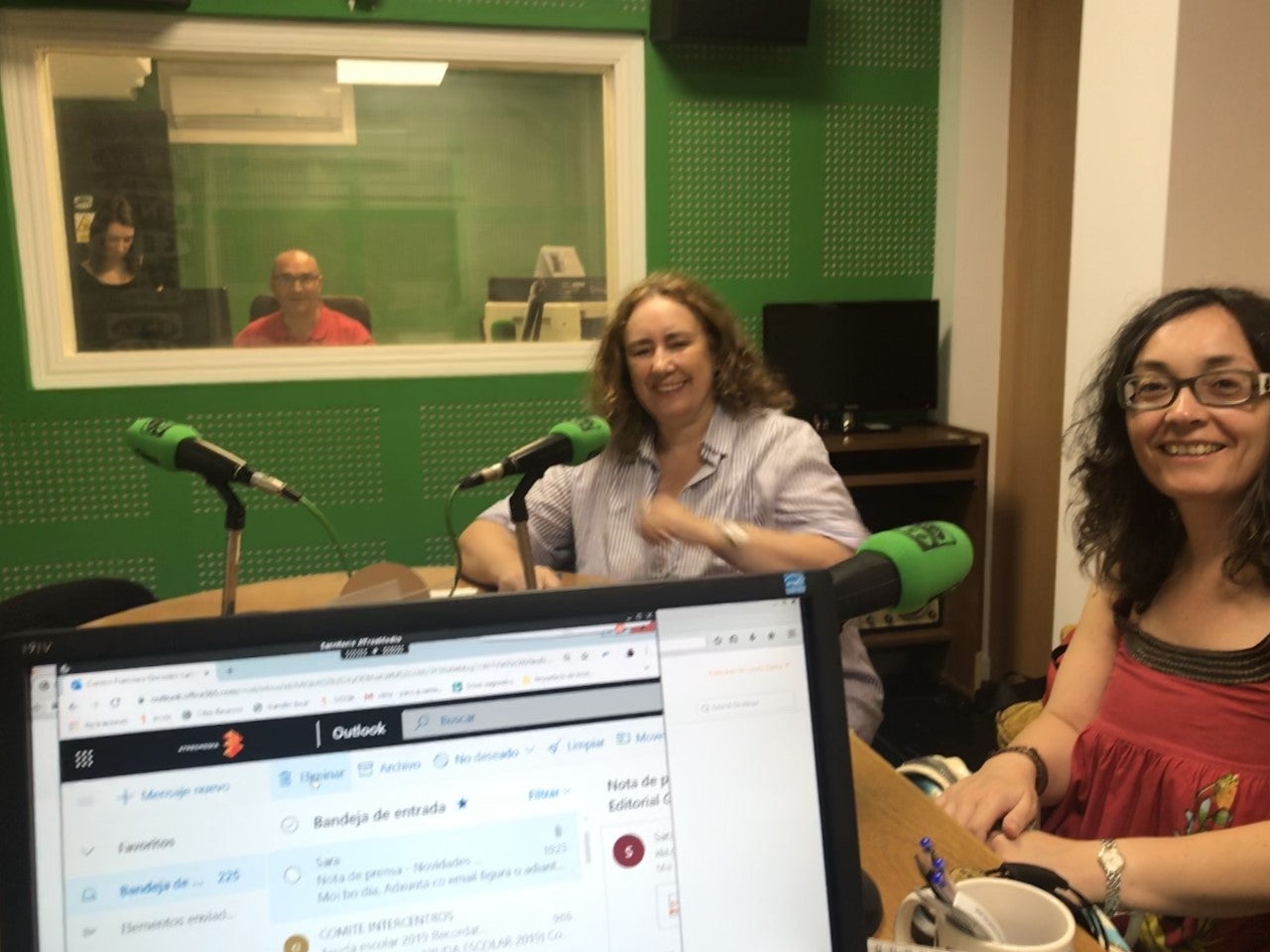 Tertulia en clave feminina Tertulia en clave feminina