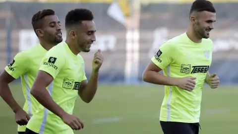 Benkhemassa y Sadiku, con Boulahroud en un entrenamiento del Málaga CF Benkhemassa y Sadiku, con Boulahroud en un entrenamiento del Málaga CF