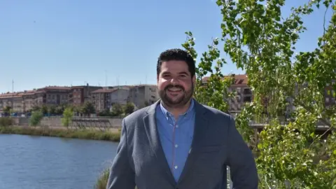 Daniel Tito Daniel Tito