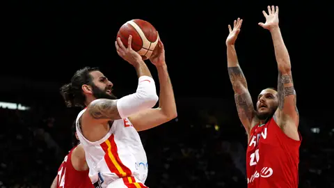 Ricky Rubio lanza a canasta en el partido contra Irán Ricky Rubio lanza a canasta en el partido contra Irán