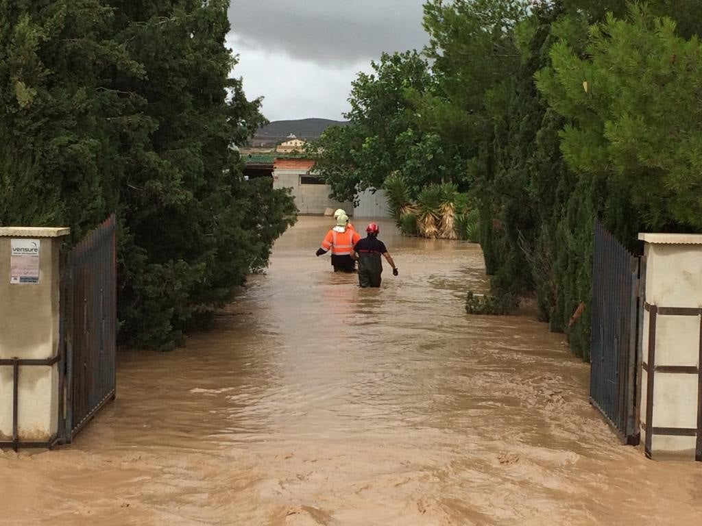 Muere un hombre ahogado por la lluvia en el bajo de un local en Girona Muere un hombre ahogado por la lluvia en el bajo de un local en Girona