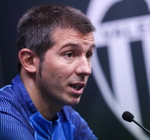 El técnico del Valencia, Albert Celades El técnico del Valencia, Albert Celades