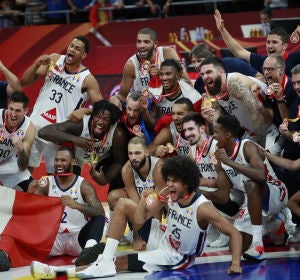 Francia celebra su tercer puesto en el Mundial de Baloncesto 2019 Francia celebra su tercer puesto en el Mundial de Baloncesto 2019