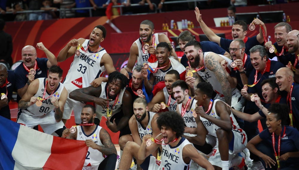Francia celebra su tercer puesto en el Mundial de Baloncesto 2019