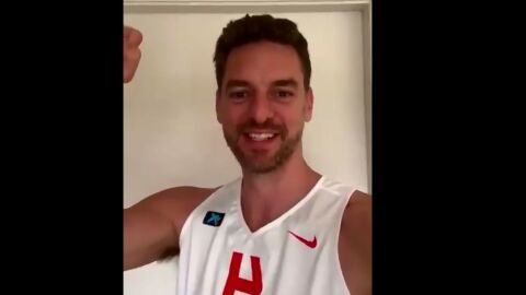 Pau Gasol felicita a la Selecci&oacute;n por el campeonato del Mundo