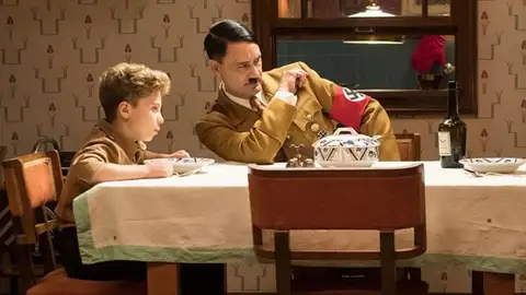 Fotograma de la película 'Jojo Rabbit', de Taika Waititi La cinta ha ganado el Premio del Público en el Festival de Toronto
