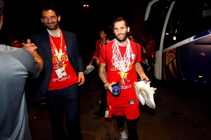 Jorge Garbajosa: "La amistad de este equipo es real, luchan conjuntamente y dan lo que sea por el compañero" Jorge Garbajosa: "La amistad de este equipo es real, luchan conjuntamente y dan lo que sea por el compañero"