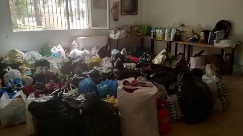 Elche envía a la Vega Baja más de una tonelada de comida, mantas y artículos de primera necesidad Elche envía a la Vega Baja más de una tonelada de comida, mantas y artículos de primera necesidad