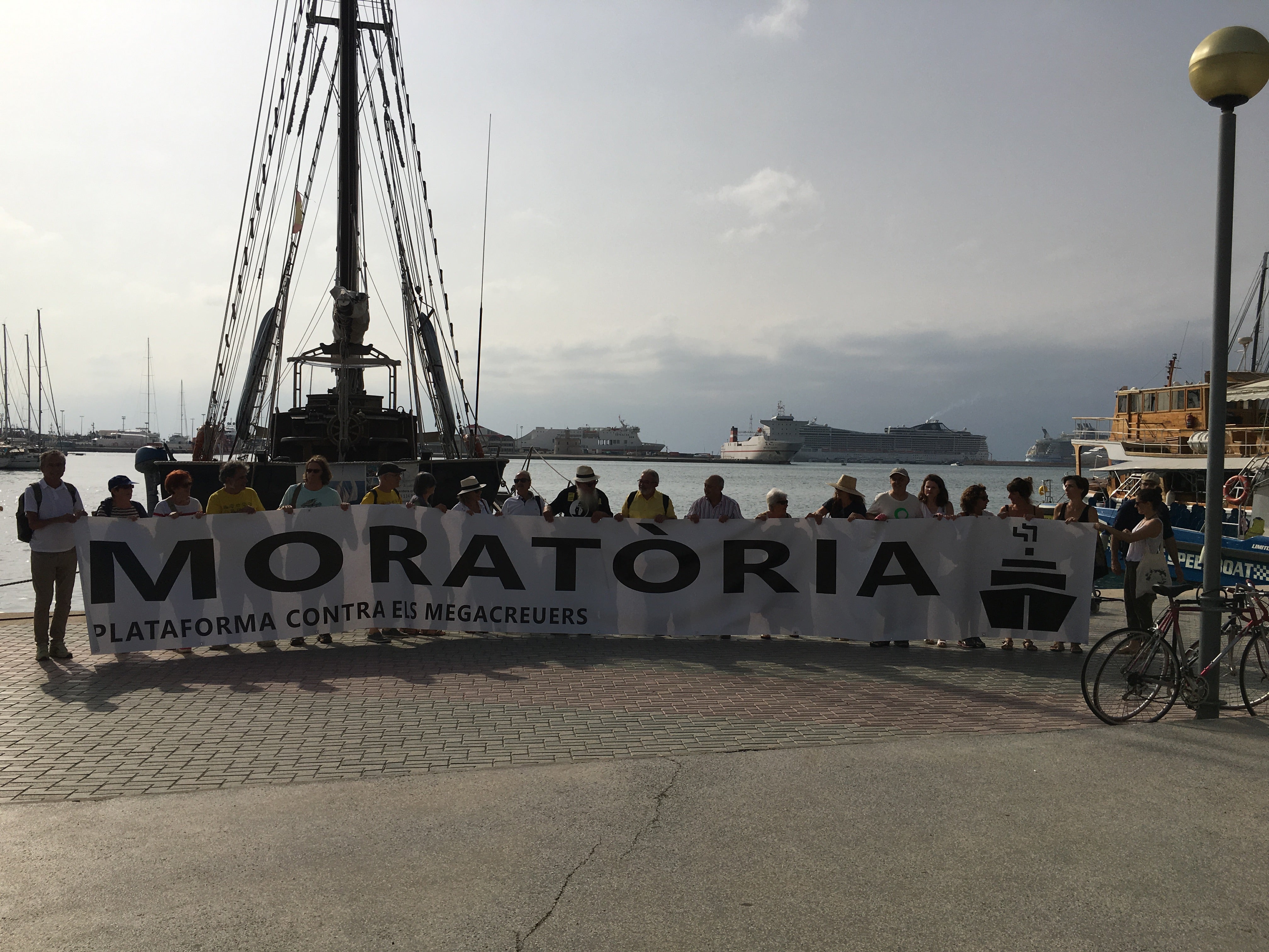 La “Plataforma contra los megacruceros” pide una moratoria a la Autoridad Portuaria La “Plataforma contra los megacruceros” pide una moratoria a la Autoridad Portuaria