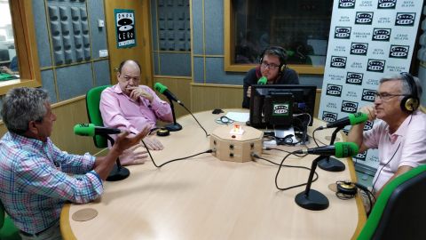 Hoy retomamos las habituales tertulias de los lunes. Hoy con nuestra tertulia ciudadana en la que nos acompa&ntilde;an Enrique Huguet, Juan Sales y Paco Moya. Modera Jaime &Aacute;lvarez.