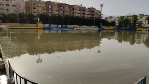 Estado en el que se encuentra el terreno de juego de Los Arcos, en Orihuela. FÚTBOL