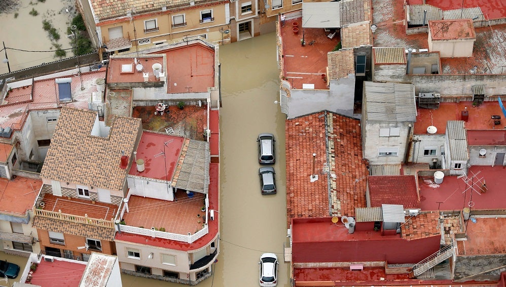 Continúa la búsqueda del hombre desaparecido al caer a una acequia en Dolores por la gota fría Continúa la búsqueda del hombre desaparecido al caer a una acequia en Dolores por la gota fría