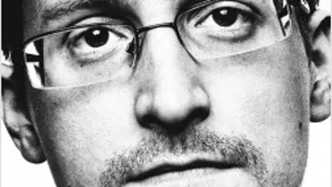 Portada de 'Vigilancia permanente' de Edward Snowden. Portada de 'Vigilancia permanente' de Edward Snowden.