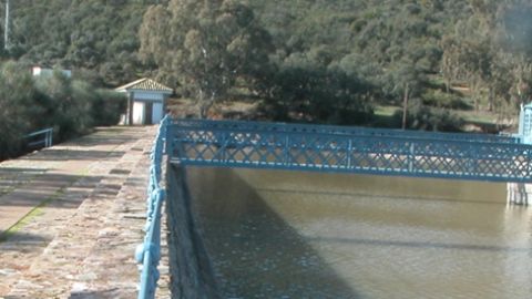 El pantano de Gasset apenas sobrepasa los 14 hect&oacute;metros c&uacute;bicos de agua