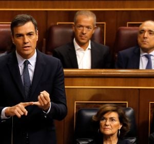 Pedro Sánchez responde a Pablo Casado durante la segunda y última sesión de control de esta legislatura Pedro Sánchez responde a Pablo Casado durante la segunda y última sesión de control de esta legislatura