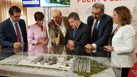 Se ha presentado en Puertollano el proyecto básico y la maqueta del nuevo hospital Se ha presentado en Puertollano el proyecto básico y la maqueta del nuevo hospital