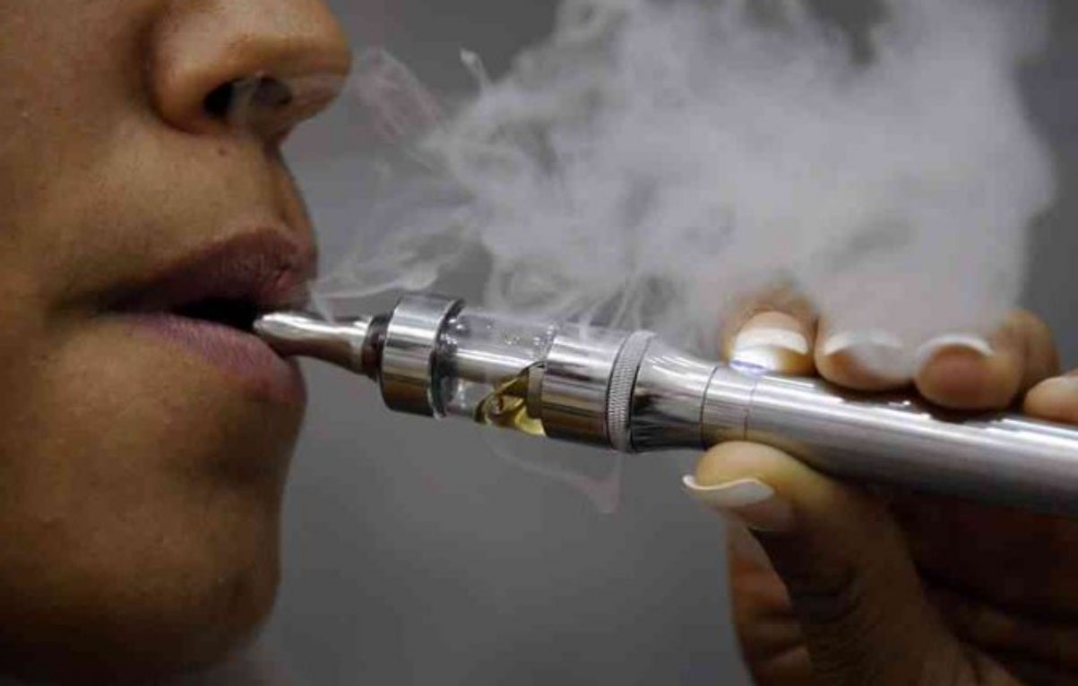 La Consulta Médica: El peligro de los cigarillos electrónicos y los diferentes implantes de pelo La Consulta Médica: El peligro de los cigarillos electrónicos y los diferentes implantes de pelo