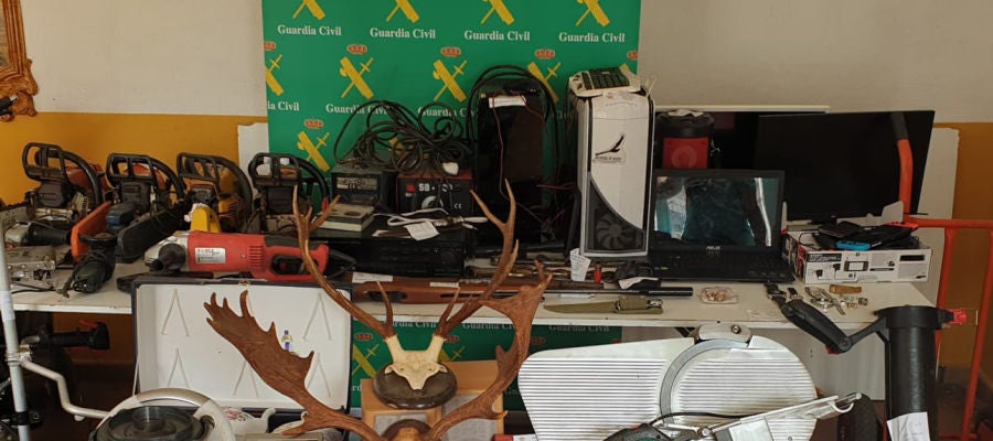 Objetos recuperados por la Guardia Civil Objetos recuperados por la Guardia Civil