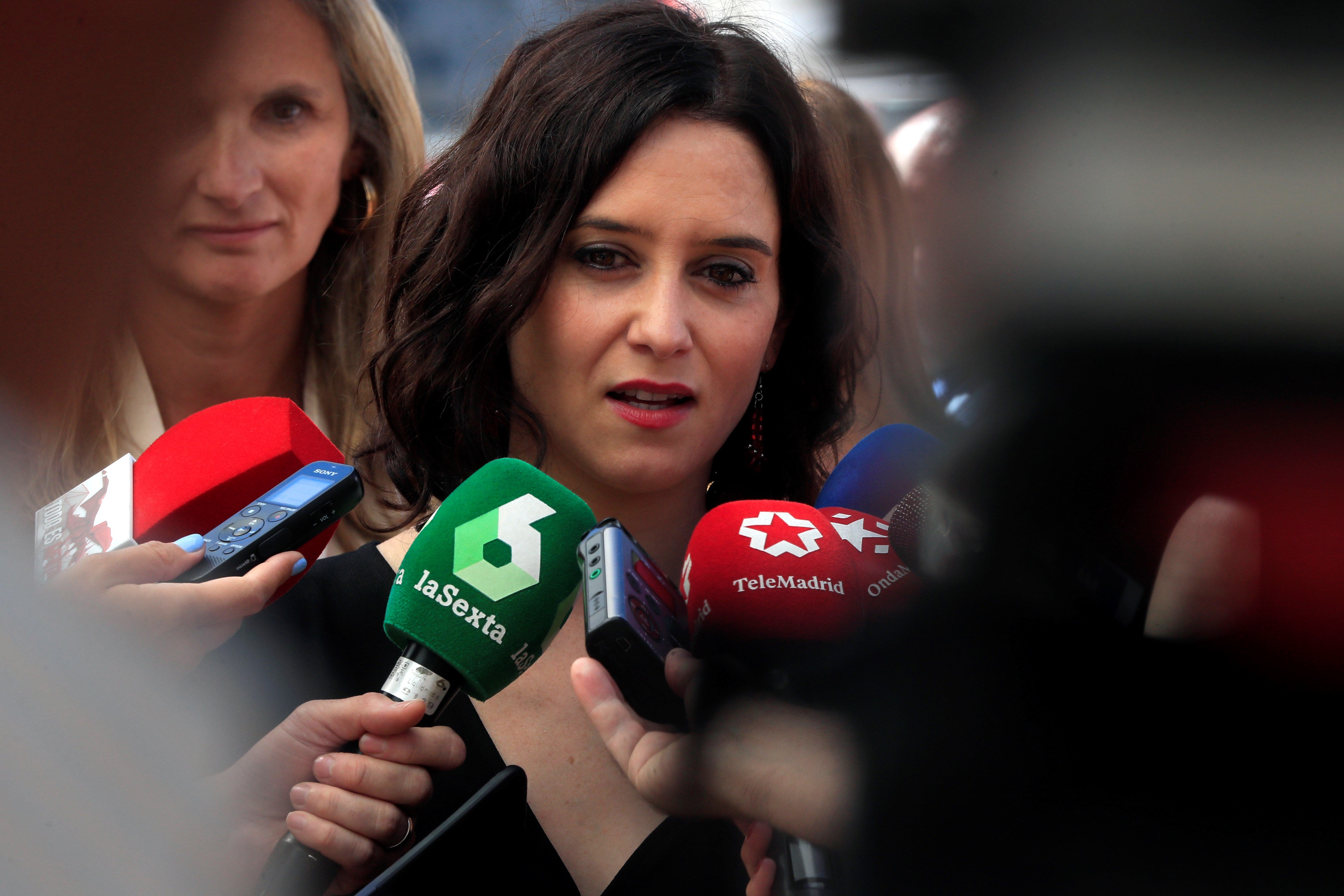 Madrid presenta un recurso contra el Gobierno de Sánchez para que pague los 377 millones de euros del IVA de 2017 Madrid presenta un recurso contra el Gobierno de Sánchez para que pague los 377 millones de euros del IVA de 2017
