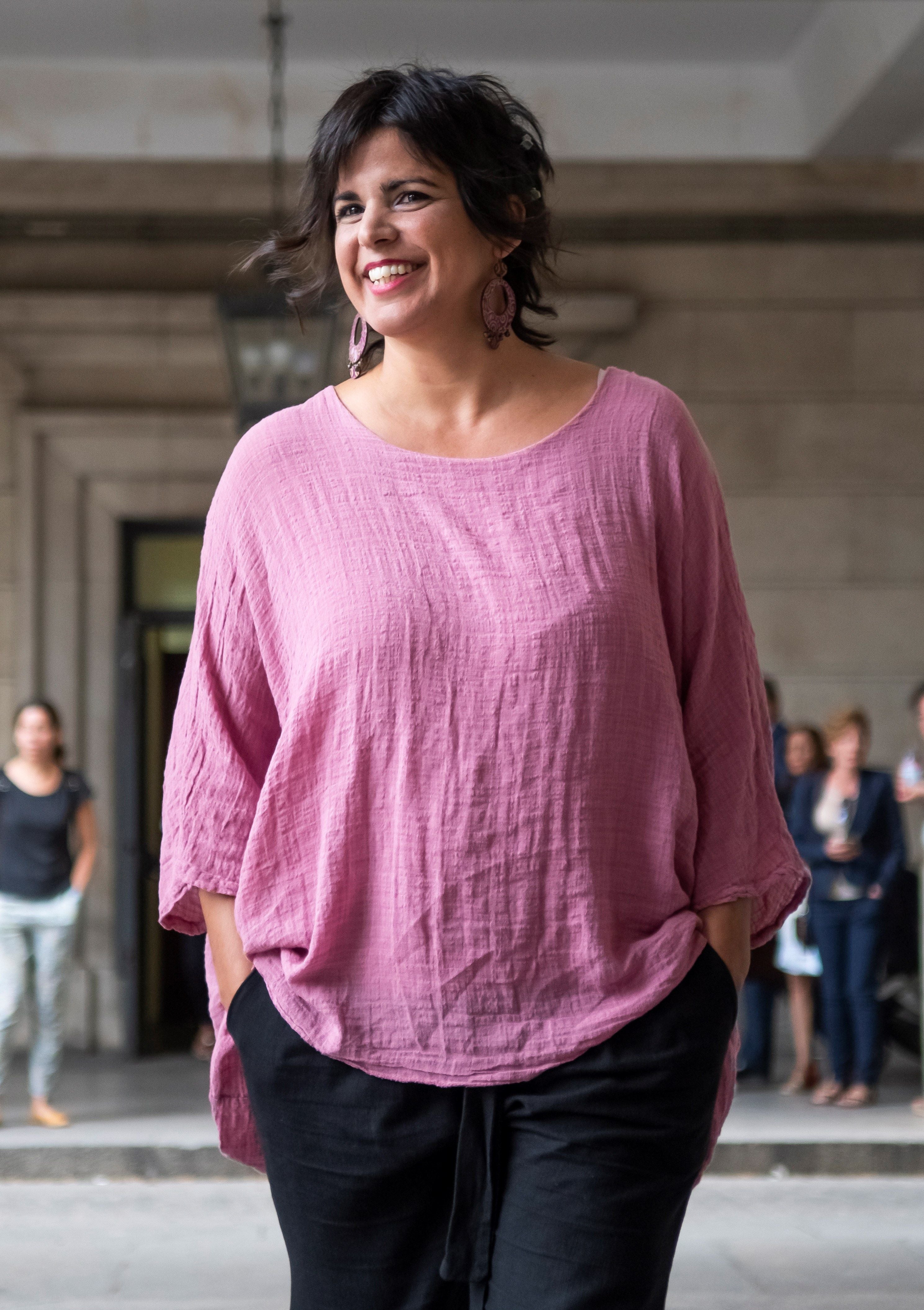 Teresa Rodríguez: "La renuncia a las dietas de los parlamentarios no debe ser voluntaria, sino una obligación" Teresa Rodríguez: "La renuncia a las dietas de los parlamentarios no debe ser voluntaria, sino una obligación"
