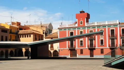 Imatge de la superficie del pàrquing de la plaça Major . La principal novetat en benefici del ciutadà es la tarjeta moneder recarregable.