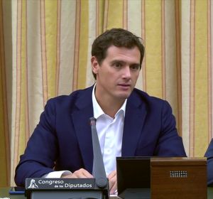 Albert Rivera: "Ojalá algún día sin Sánchez en el Gobierno el PSOE vuelva al contitucionalismo" Albert Rivera: "Ojalá algún día sin Sánchez en el Gobierno el PSOE vuelva al contitucionalismo"