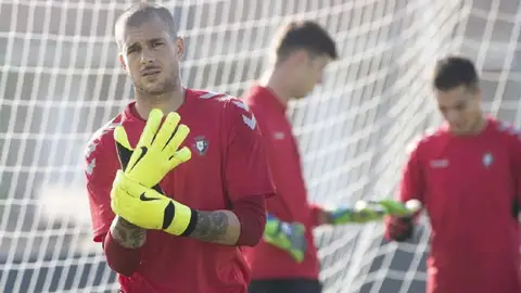 El portero de Osasuna, Rubén Martínez. El portero de Osasuna, Rubén Martínez.