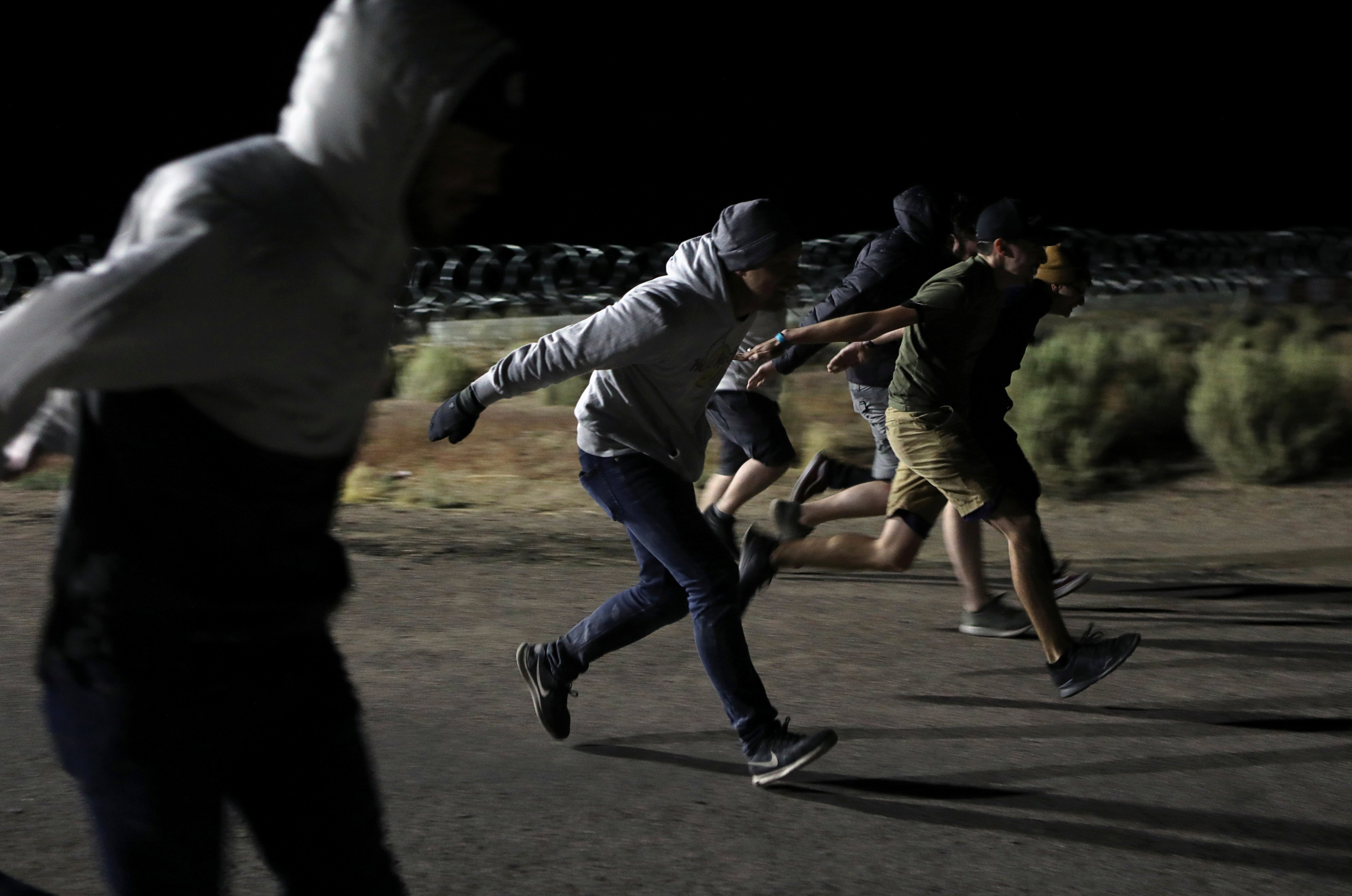 Unas 100 personas han acudido a la cita en el Área 51 Unas 100 personas han acudido a la cita en el Área 51
