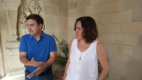 Eduardo García-Ontiveros y Eva Crisol, de Ciudadanos Elche. Eduardo García-Ontiveros y Eva Crisol, de Ciudadanos Elche.