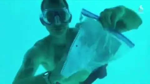 Un hombre muere ahogado tras pedirle matrimonio a su novia bajo el agua Un hombre muere ahogado tras pedirle matrimonio a su novia bajo el agua