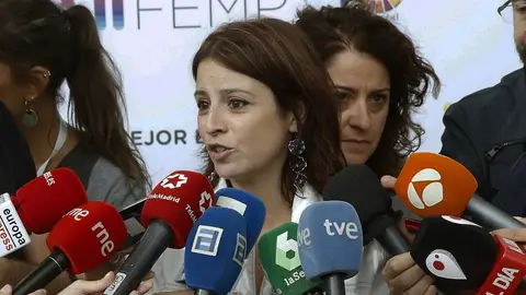 Adriana Lastra ante los medios Adriana Lastra ante los medios