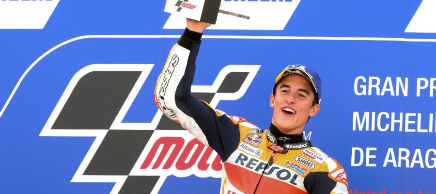 Marc Márquez celebra su triunfo en Aragón Marc Márquez celebra su triunfo en Aragón