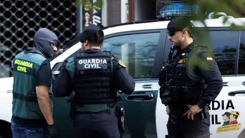 laSexta Noticias 14:00 (23-09-19) Detenidos nueve miembros de los CDR acusados de planear actos violentos en Cataluña laSexta Noticias 14:00 (23-09-19) Detenidos nueve miembros de los CDR acusados de planear actos violentos en Cataluña