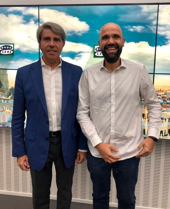 Ángel Garrido: "En el transporte público es menor el contagio porque no hay interacción, se lleva siempre mascarilla, se desinfecta todos los días y hay ventilación" Ángel Garrido: "En el transporte público es menor el contagio porque no hay interacción, se lleva siempre mascarilla, se desinfecta todos los días y hay ventilación"