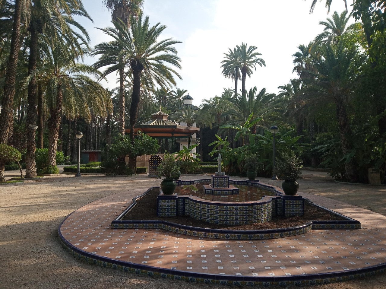 Las temperaturas se mantienen en valores suaves en Elche, Crevillent y Santa Pola a la espera que bajen a partir de este miércoles Las temperaturas se mantienen en valores suaves en Elche, Crevillent y Santa Pola a la espera que bajen a partir de este miércoles